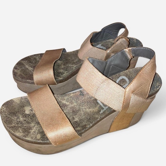OTBT Shoes - Vintage OTBT Wedge Sandal